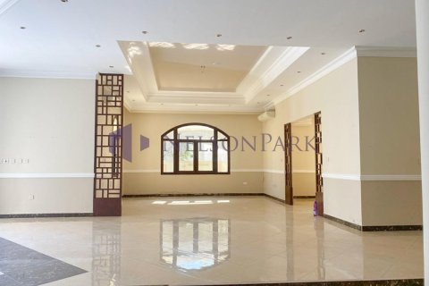Villa de 7 dormitorios en Doha, Qatar No. 58544 8