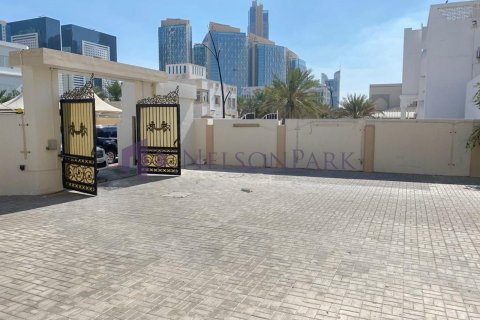Villa de 7 dormitorios en Doha, Qatar No. 58544 3