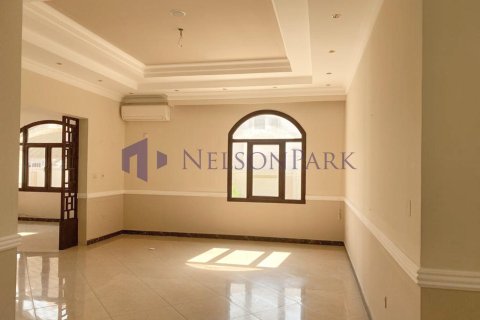 Villa de 7 dormitorios en Doha, Qatar No. 58544 12