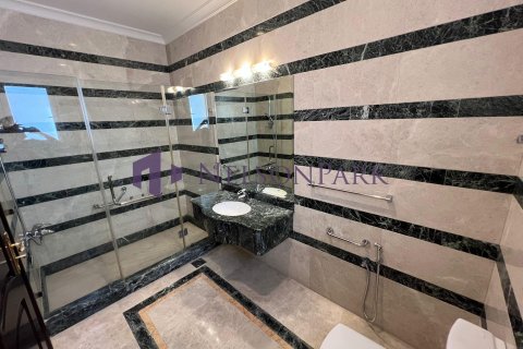 Villa de 4 dormitorios en Doha, Qatar No. 58528 10