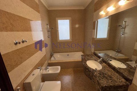 Villa de 4 dormitorios en Doha, Qatar No. 58528 14