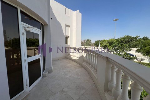 Villa de 4 dormitorios en Doha, Qatar No. 58528 16