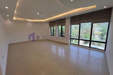 Villa de 6 dormitorios en Doha, Qatar No. 58541 12