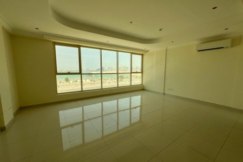 Office de 2 chambres à Galali, Bahrain No. 59807 4
