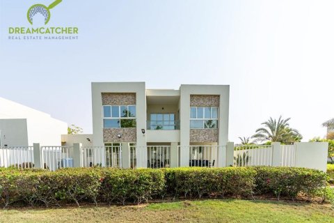 4 bedrooms Villa in Mina Al Arab, UAE No. 20210