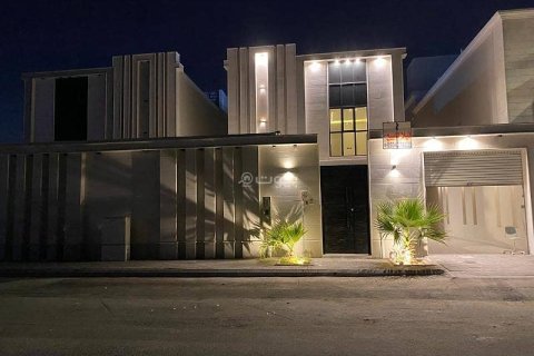 6 bedrooms Villa in Khobar, Saudi Arabia No. 60008