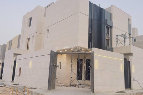 6 bedrooms Villa in Riyadh, Saudi Arabia No. 99594