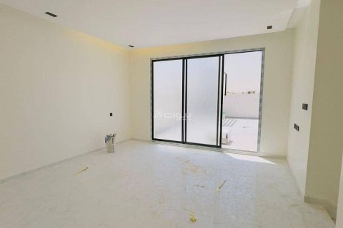 5 bedrooms Villa in Riyadh, Saudi Arabia No. 99536 18