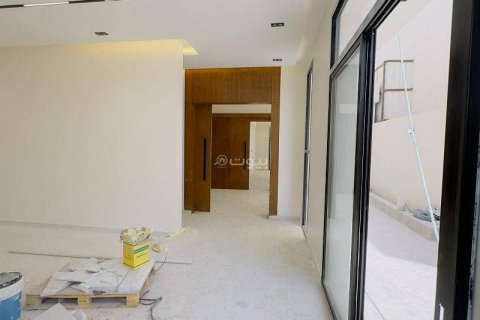 5 bedrooms Villa in Riyadh, Saudi Arabia No. 99536 7