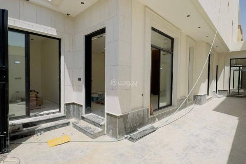 5 bedrooms Villa in Riyadh, Saudi Arabia No. 99536