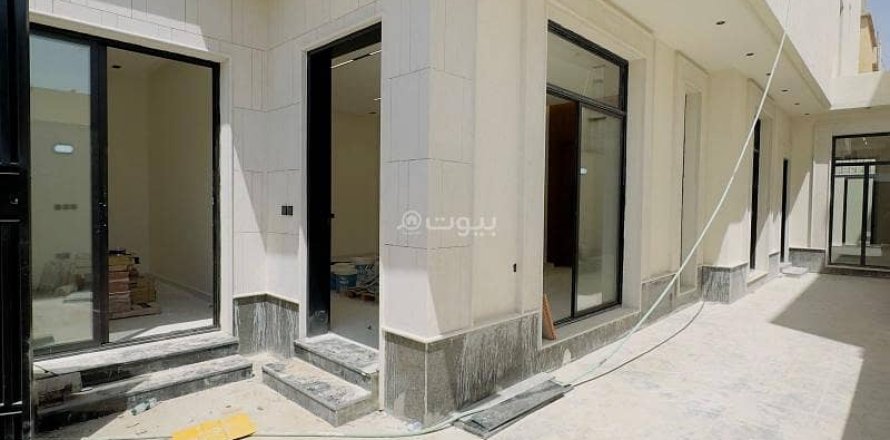 5 bedrooms Villa in Riyadh, Saudi Arabia No. 99536
