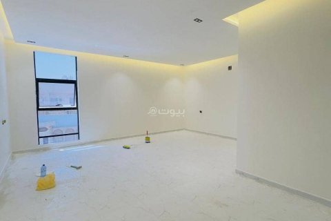 5 bedrooms Villa in Riyadh, Saudi Arabia No. 99536 12