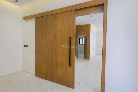 5 bedrooms Villa in Riyadh, Saudi Arabia No. 99536 10