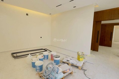 5 bedrooms Villa in Riyadh, Saudi Arabia No. 99536 5