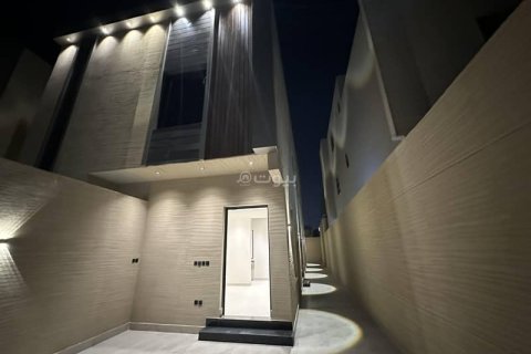 3 bedrooms Apartment in Riyadh, Saudi Arabia No. 99533