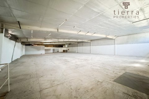 1672.2m² Warehouse in Al Qusais Industrial Area, UAE No. 48811