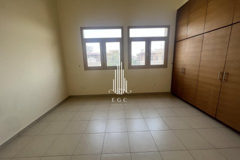5 bedrooms Villa in Khalifa City, UAE No. 37652 9