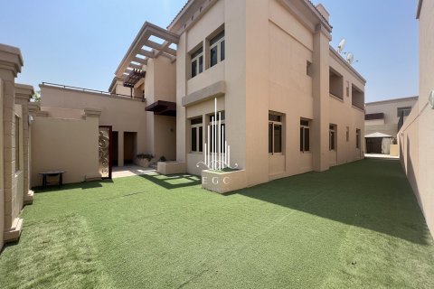 5 bedrooms Villa in Khalifa City, UAE No. 37652 3
