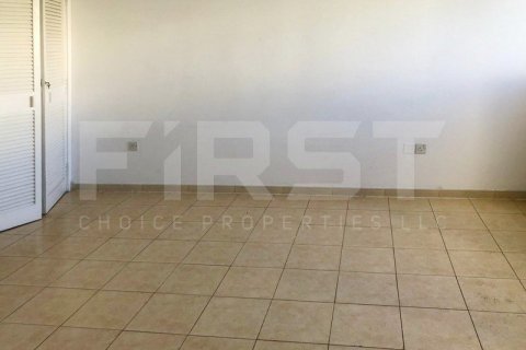 Villa de 4 dormitorios en Abu Dhabi, UAE No. 13413 10