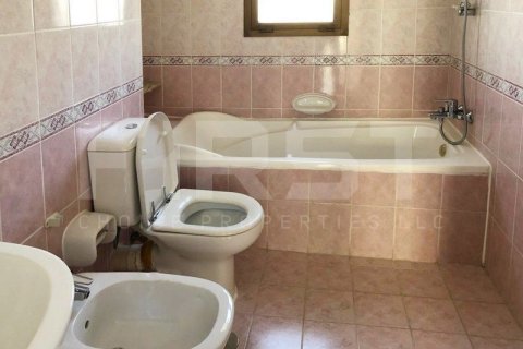 Villa de 4 dormitorios en Abu Dhabi, UAE No. 13413 11