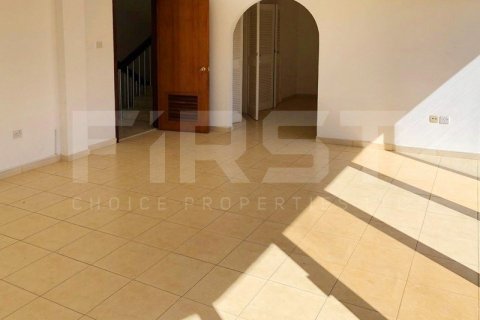 Villa de 4 dormitorios en Abu Dhabi, UAE No. 13413 4