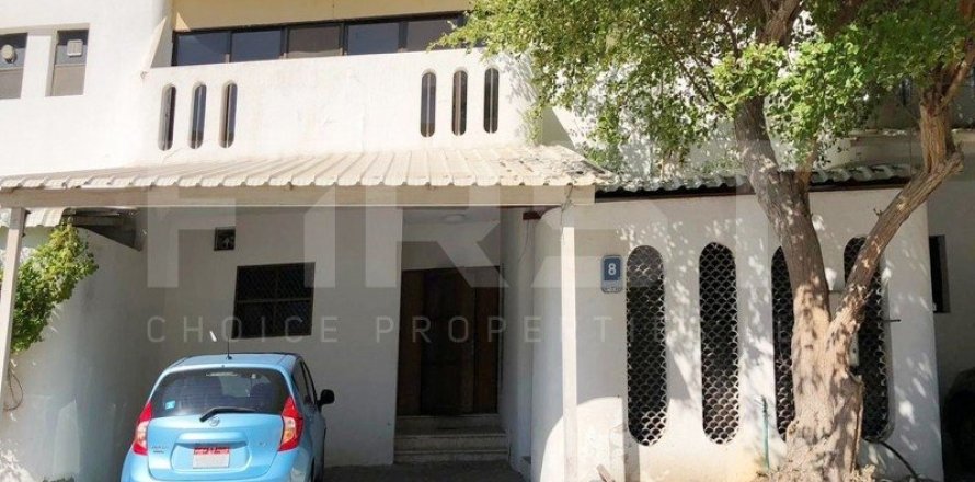 Villa de 4 dormitorios en Abu Dhabi, UAE No. 13413