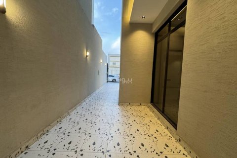 4 bedrooms Villa in Riyadh, Saudi Arabia No. 62771 11