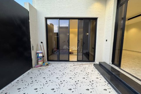 4 bedrooms Villa in Riyadh, Saudi Arabia No. 62771 16