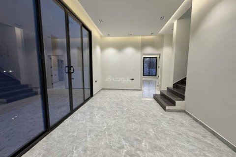 4 bedrooms Villa in Riyadh, Saudi Arabia No. 62771 20