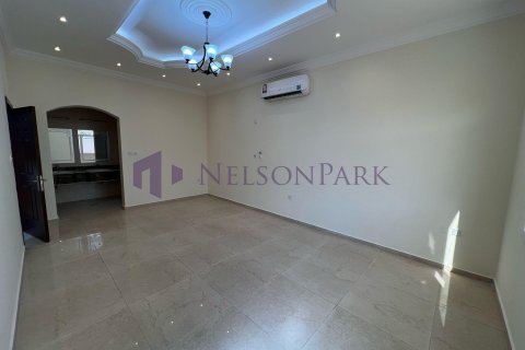Villa de 6 dormitorios en Doha, Qatar No. 60968 4