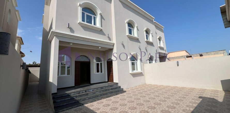 Villa de 6 dormitorios en Doha, Qatar No. 60968