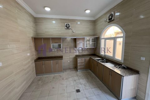 Villa de 6 dormitorios en Doha, Qatar No. 60968 9