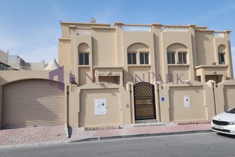 6 غرفة نوم  فيلا في الدوحة, Qatar رقم 60965