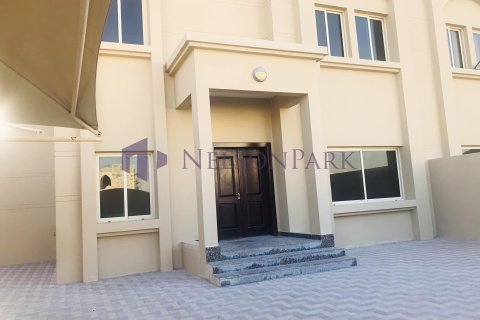 Villa de 6 chambres à Doha, Qatar No. 60965 3