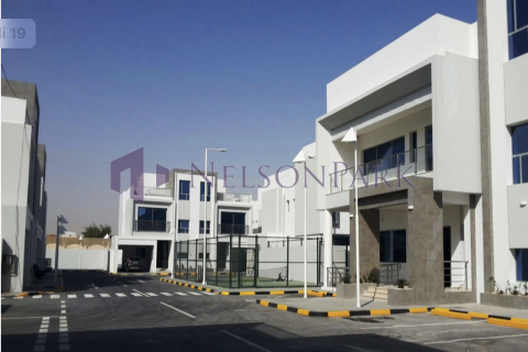 Villa de 4 dormitorios en Doha, Qatar No. 58469 3