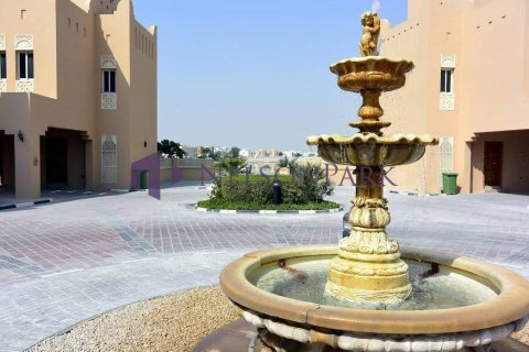 Villa de 4 dormitorios en Doha, Qatar No. 58485 16