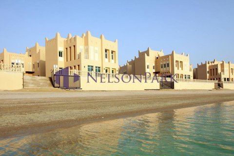 Villa de 4 dormitorios en Doha, Qatar No. 58485 18