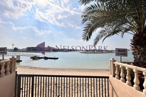 Villa de 4 dormitorios en Doha, Qatar No. 58485 5