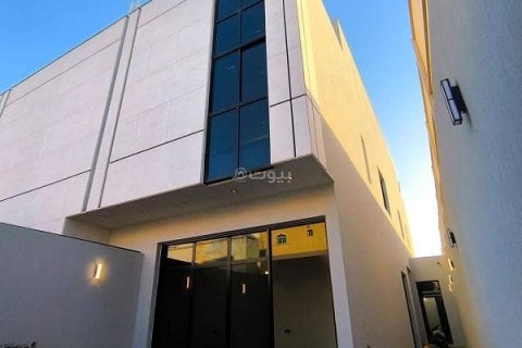 4 bedrooms Apartment in Riyadh, Saudi Arabia No. 62609