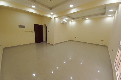 5 bedrooms Villa in Muscat, Oman No. 98889 6