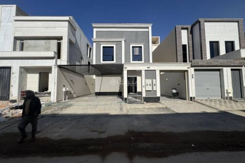 5 bedrooms Apartment in Riyadh, Saudi Arabia No. 61632