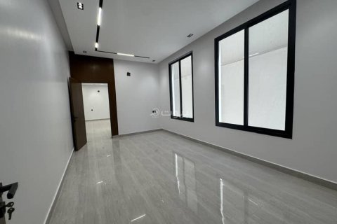 5 bedrooms Apartment in Riyadh, Saudi Arabia No. 61632 11