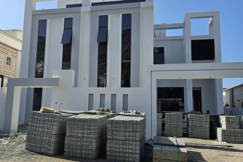 6 bedrooms Villa in Muscat, Oman No. 54293