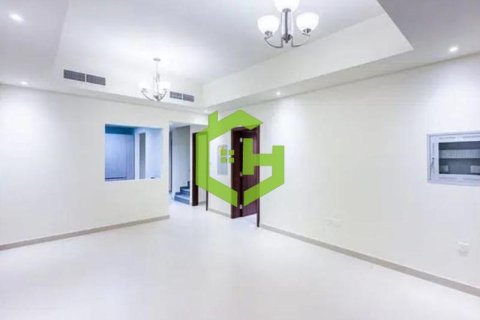 4 bedrooms Townhouse in District 11, UAE No. 22595