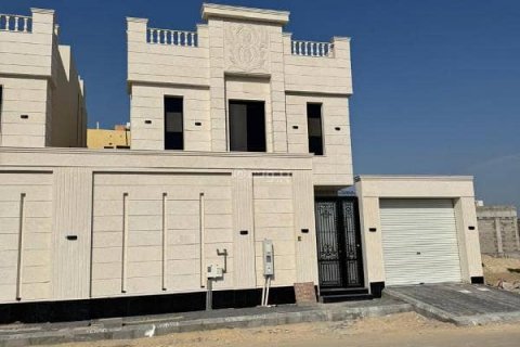 6 bedrooms Villa in Khobar, Saudi Arabia No. 60399