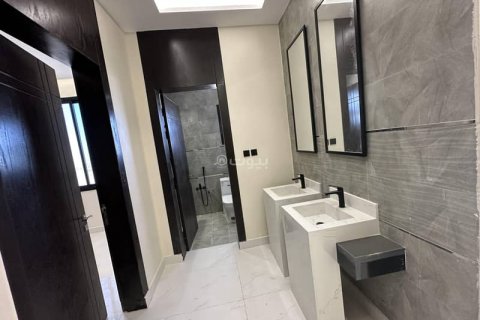 4 bedrooms Apartment in Riyadh, Saudi Arabia No. 60401 6