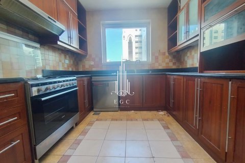 3 غرف نوم شقة في Hamdan Street, الإمارات العربية المتحدة رقم 70757 16