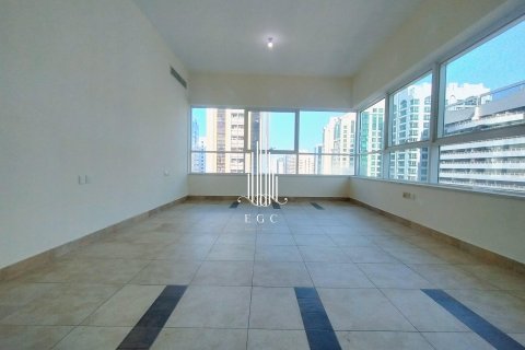 3 غرف نوم شقة في Hamdan Street, الإمارات العربية المتحدة رقم 70757