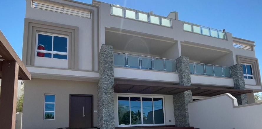 Villa Jumelée de 5 chambres à Muscat, Oman No. 67562