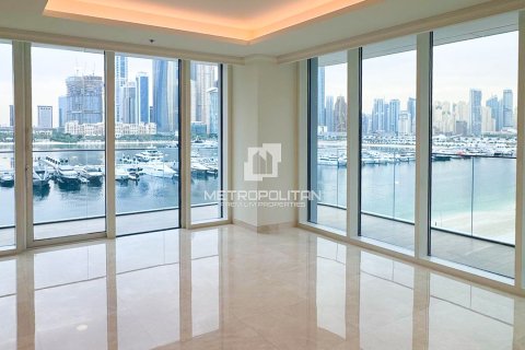Apartment de 3 dormitorios en EMAAR Beachfront, UAE No. 39940 3
